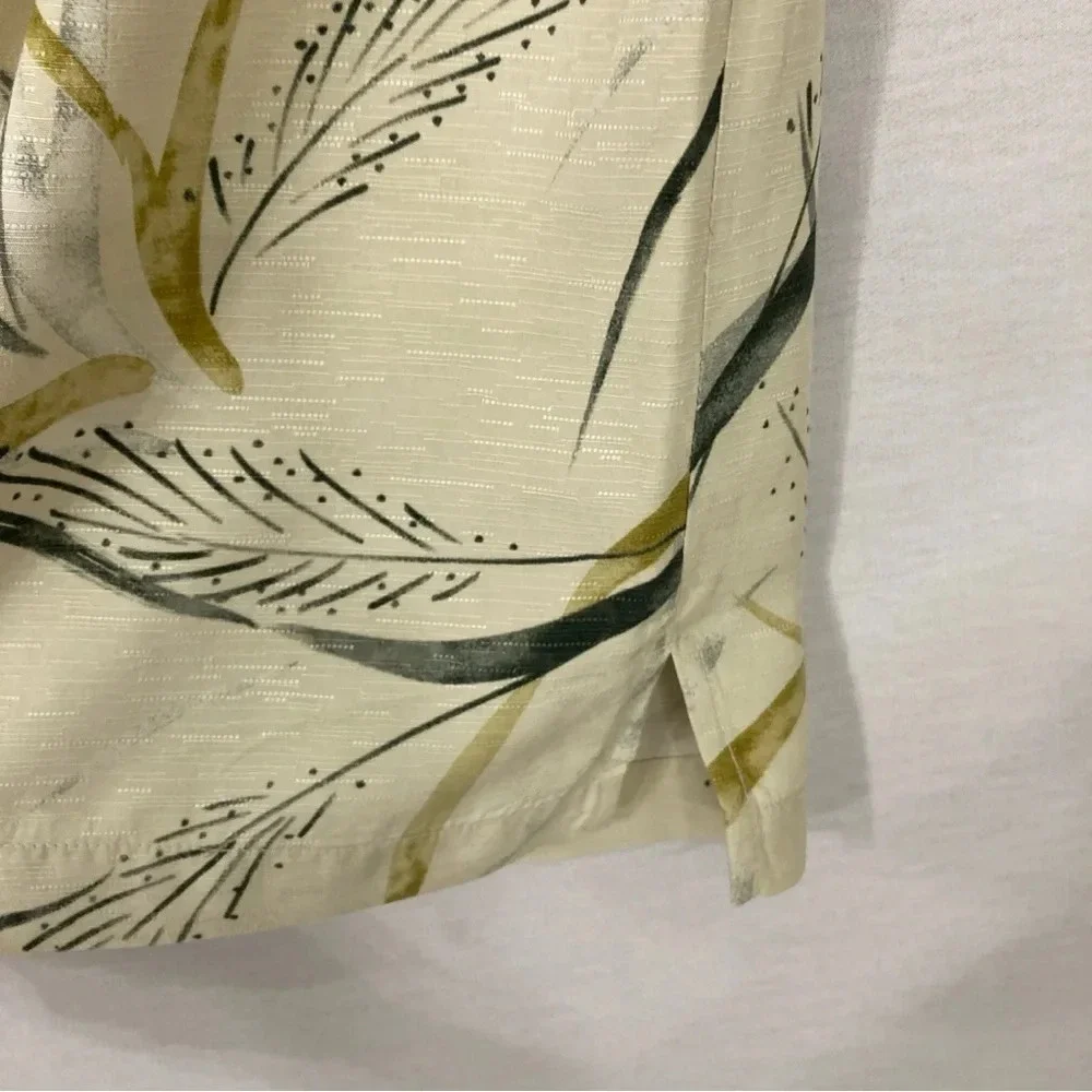Tommy Bahama Leaf Print 100% Silk Short Sleeve Button Down size Large
